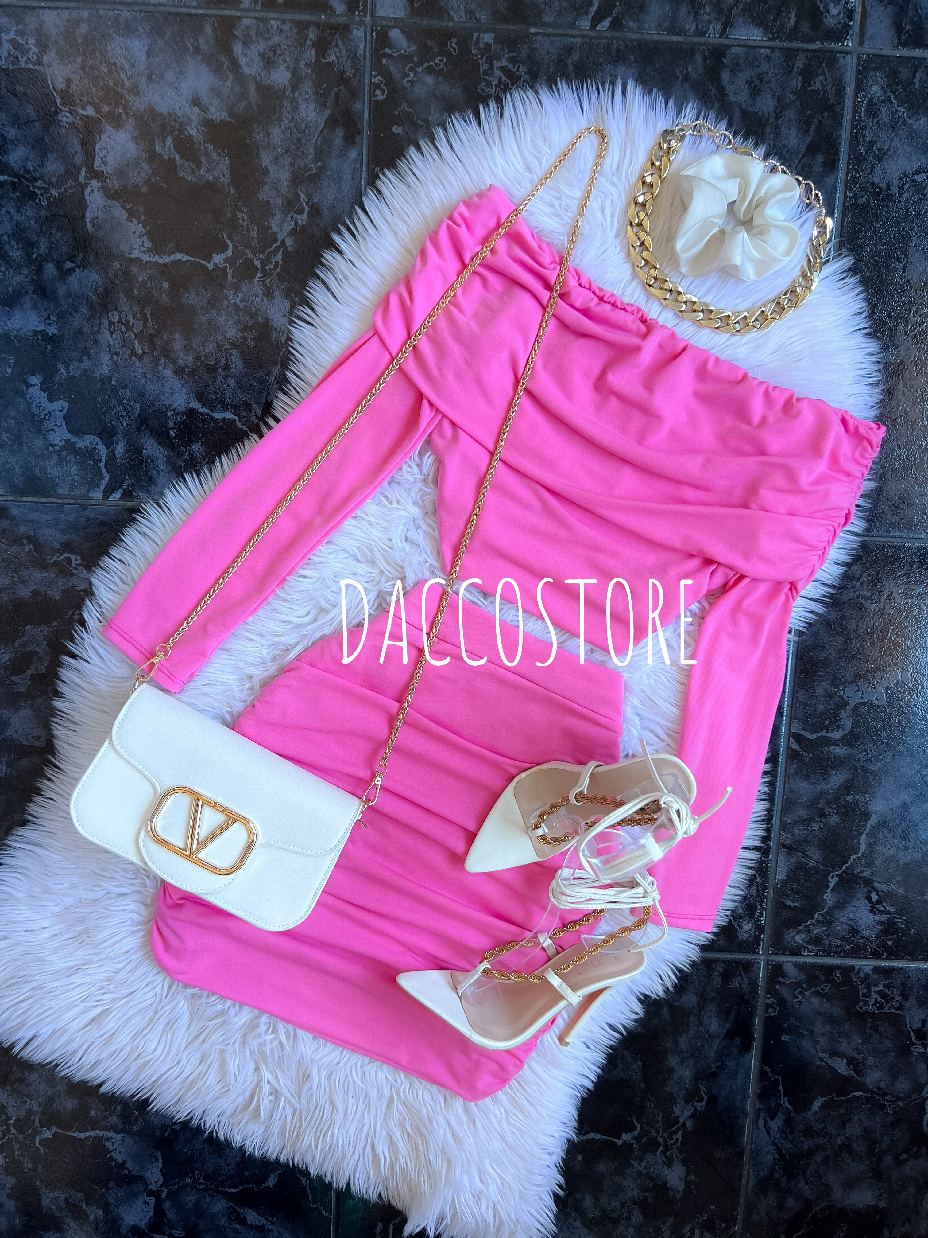 Conjunto de falda y top hombro a hombro