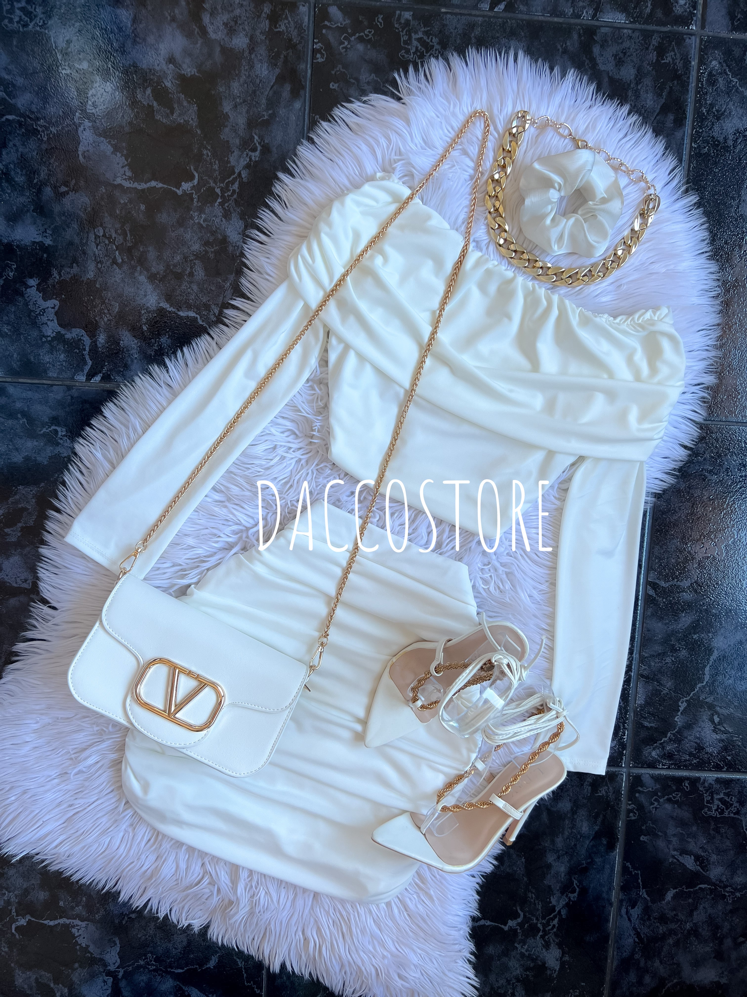 Conjunto de falda y top hombro a hombro