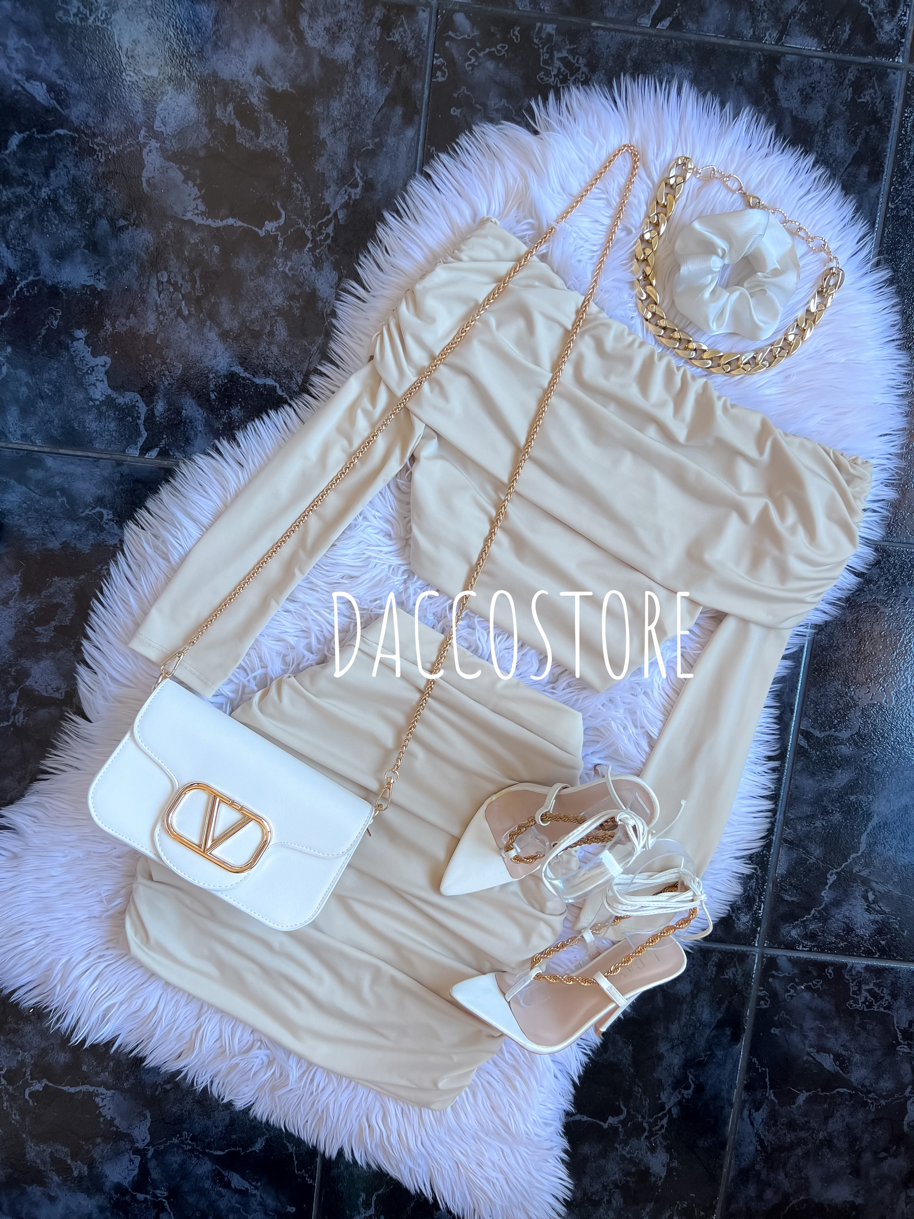 Conjunto de falda y top hombro a hombro