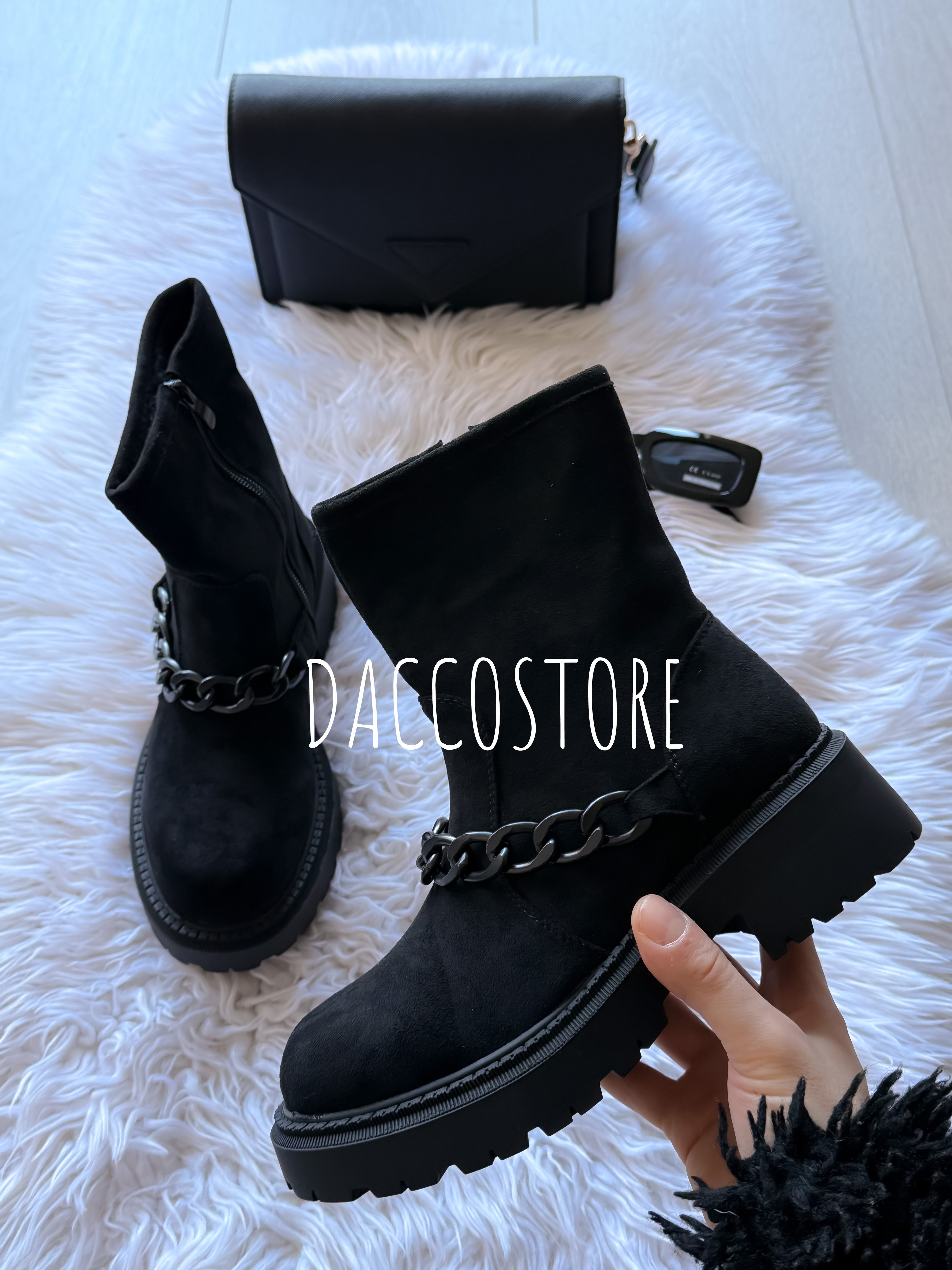 Bota Militar com Corrente