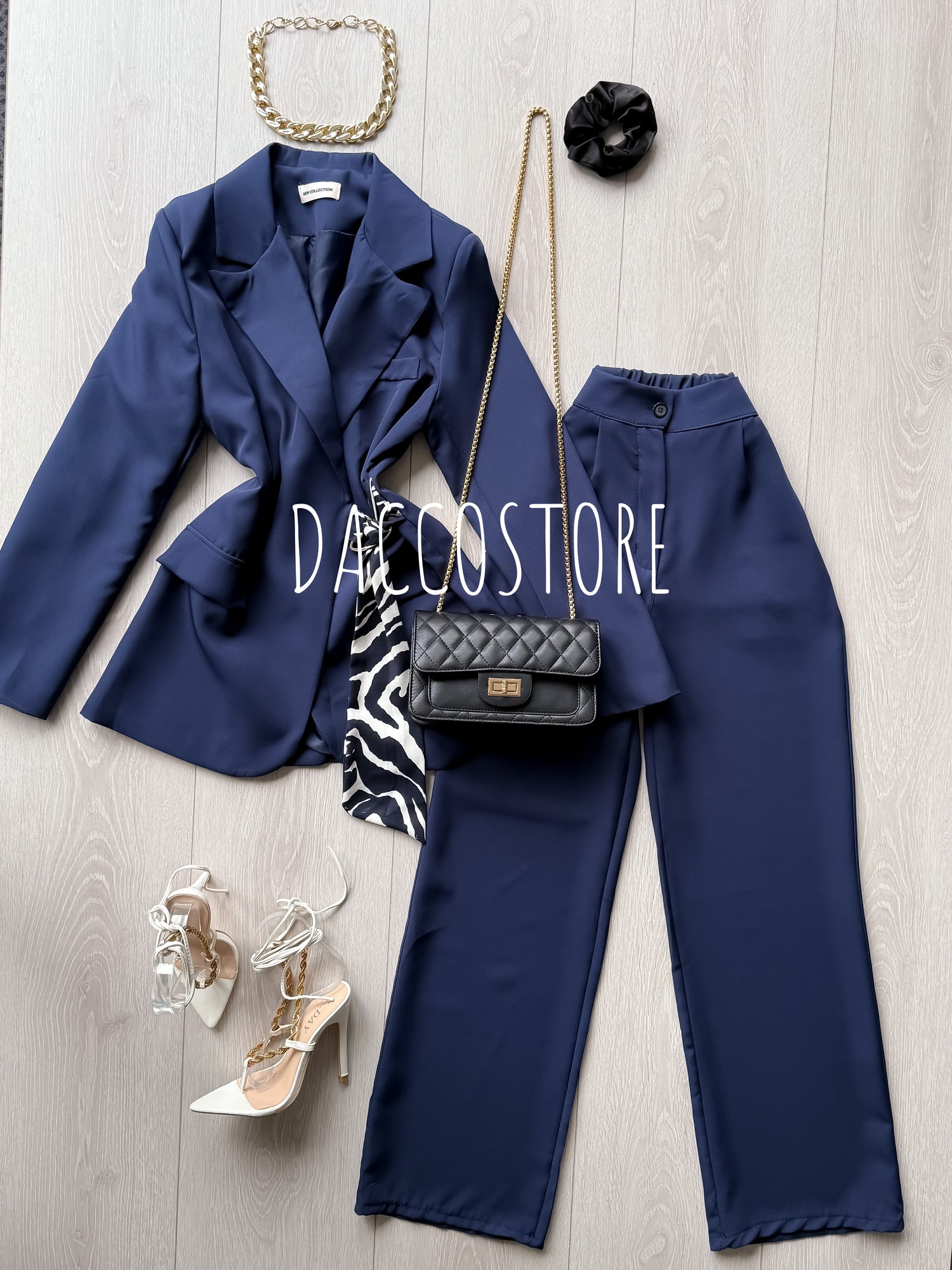 Fato com Detalhe em Animal Print