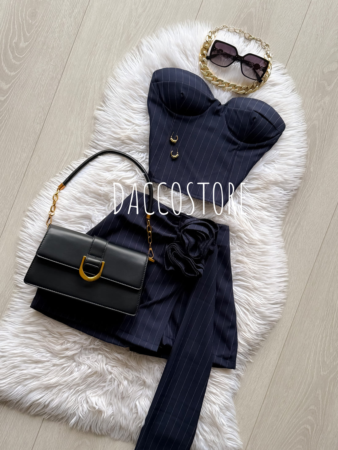 Conjunto de top y falda corta